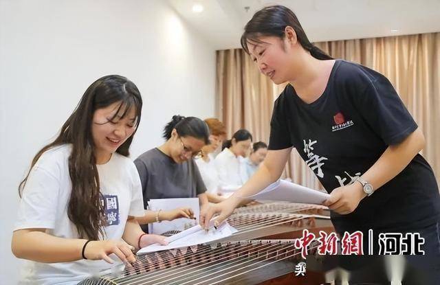 秦皇岛：用艺术点亮上班族夜生活