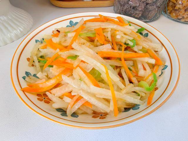 立夏后，少吃韭菜、芹菜，多吃这5种“养肝菜”，疏肝泻火睡眠好