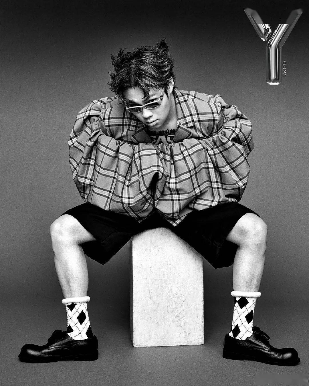 帅哥说唱！知名rapper晒杂志写真！