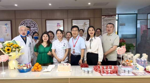 衡阳市中医医院开展护士节走访慰问活动