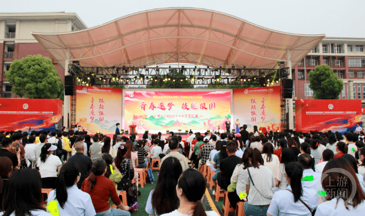 200余名学生秀技能亮“绝活” 重庆市城市建设高级技工学校技能艺术周闭幕