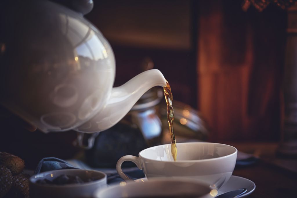 金银花人参茶喝了有什么好处 人参与金银花一起泡茶的功效 金银花人参茶的饮用注意事项