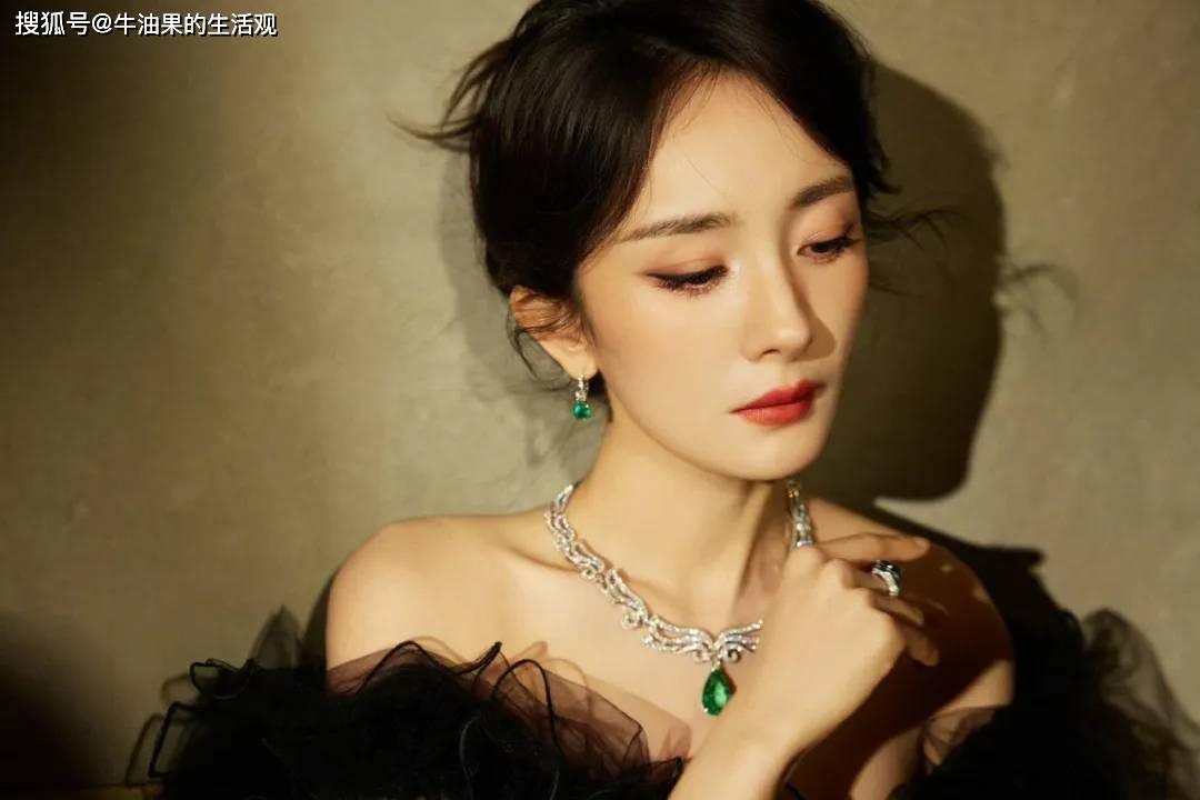 原创            芭莎怼脸拍堪比照妖镜，孙俪林志玲全翻车，杨幂机灵躲镜头