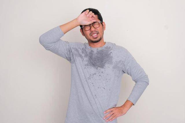 医生提示：夏季的3个降尿酸误区，很多人在犯，看你中招了吗