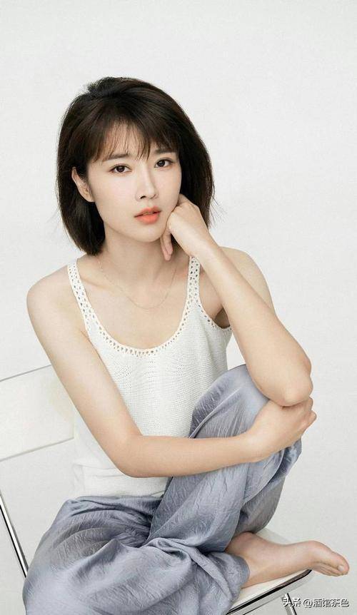 原创            她在继父刘之冰的支持下，任性带着3岁女儿离婚，如今后悔吗？