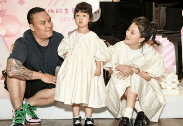 原创            李嘉格妈妈曾反对女儿和车澈结婚