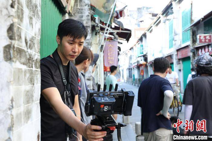 澳门青年导演行摄湾区 从负债创作到逆袭成功