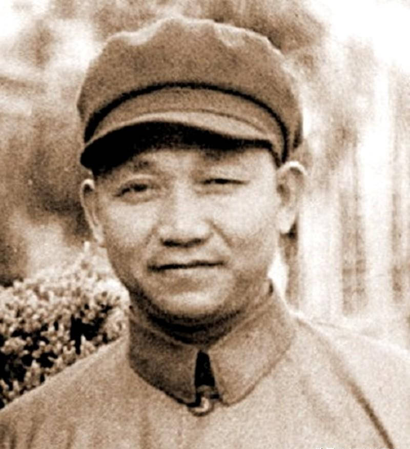 原创            陆房突围，陈光代师长有没有扔下部队，自己带着骑兵连先行逃走？