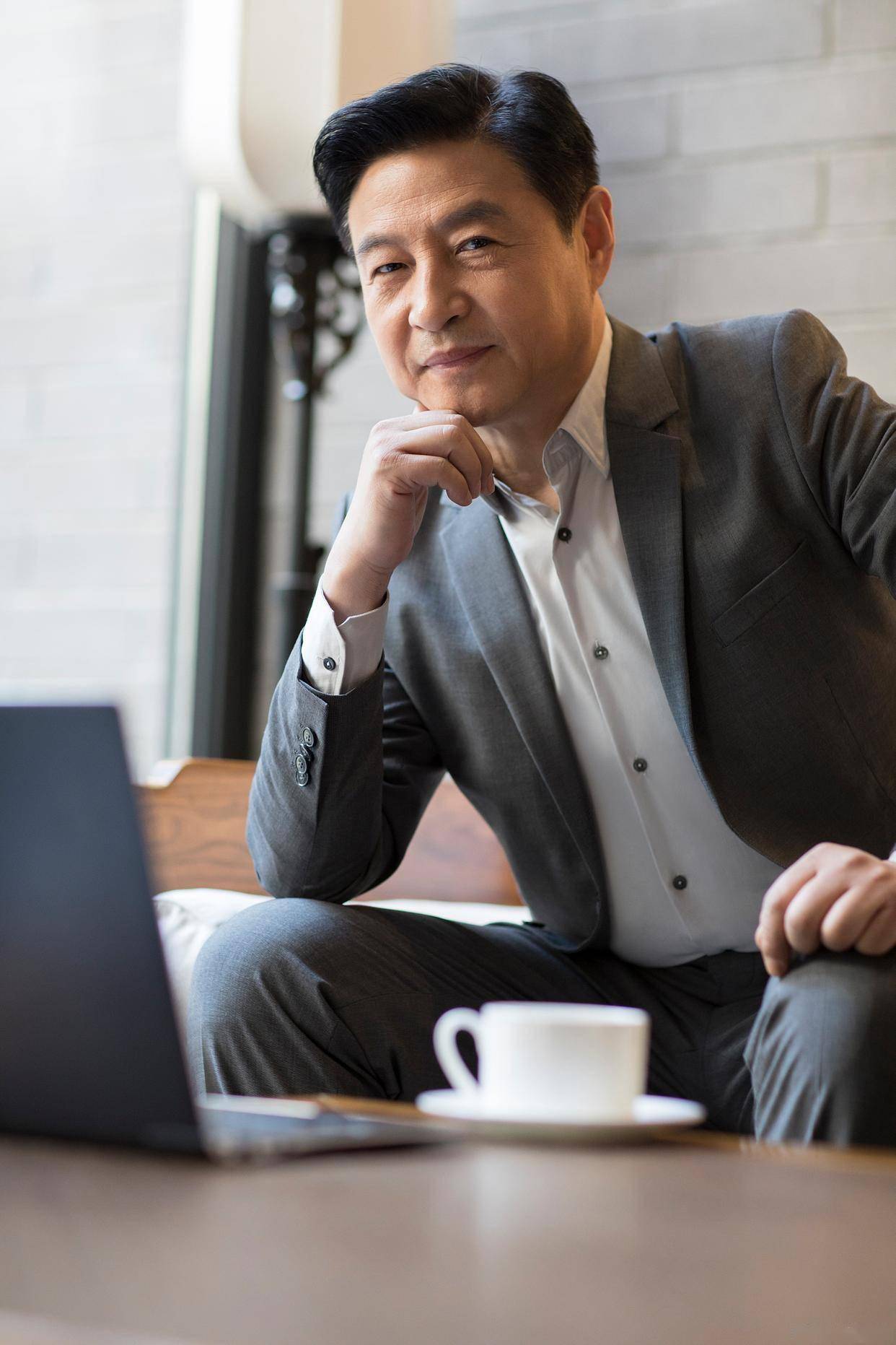 中年男人的深夜独白：当欲望沉默时，我在想些什么