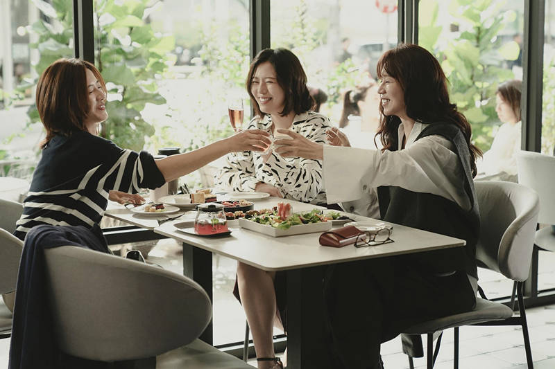 原创            《忘了我记得》开播，刘若英执导，秦汉谢盈萱主演，父女亲情剧