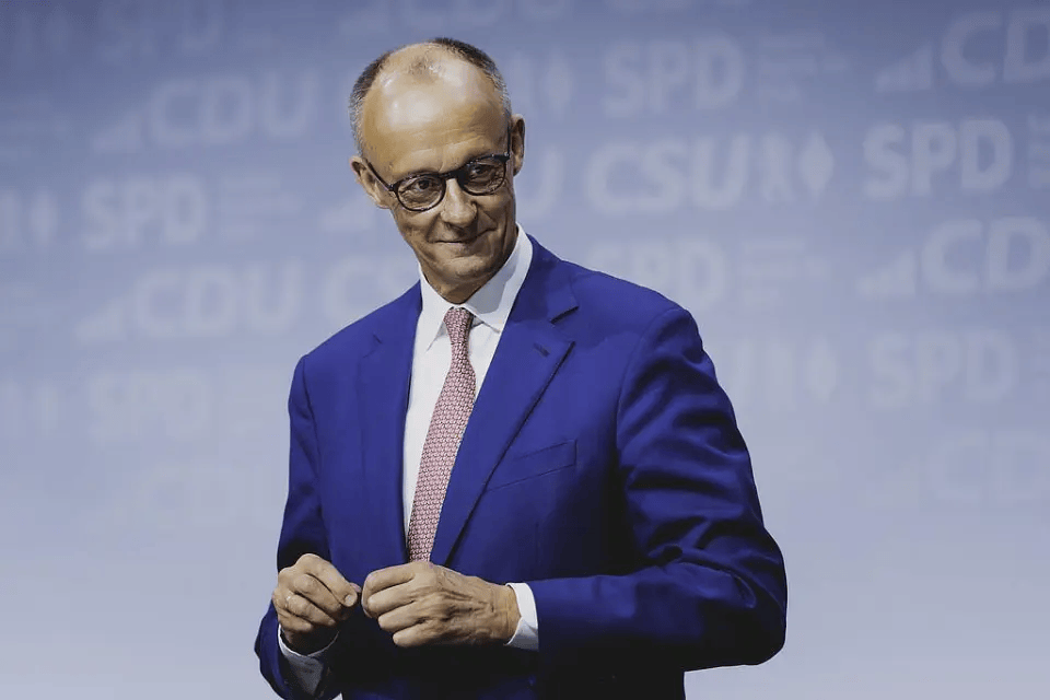 德国新总理上台，第一把火烧向南海，中方说的话果然没听进去