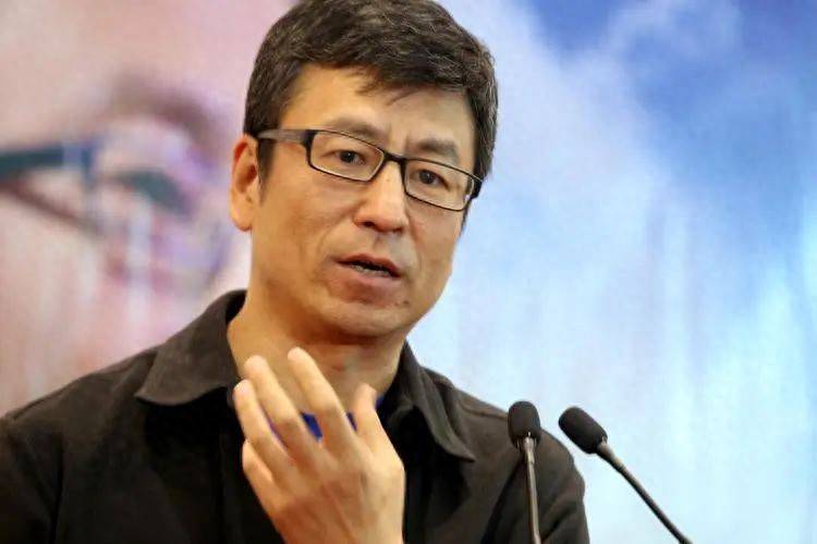 原创            白岩松：想要孩子有出息，就一定要让他吃这3种苦！