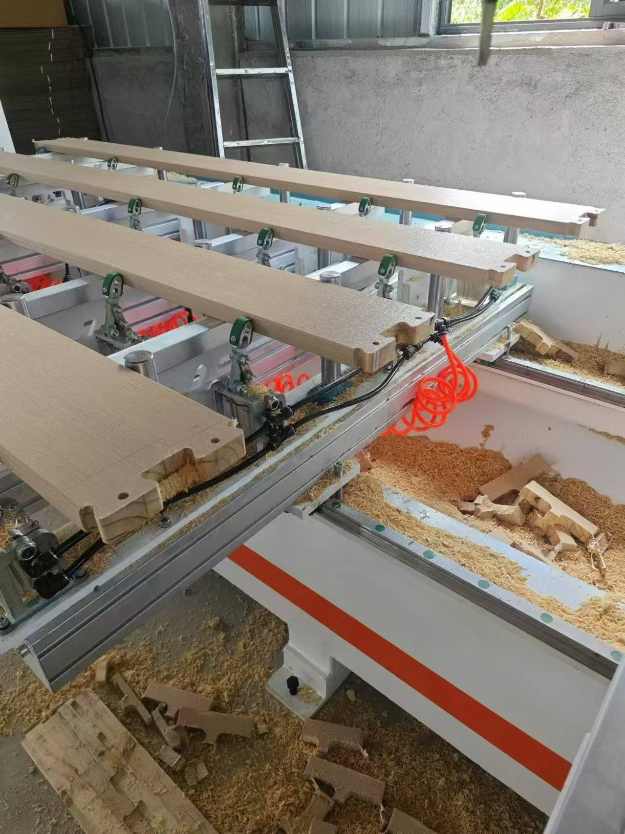 木工方眼机 数控木工榫眼机：方榫加工的专业利器