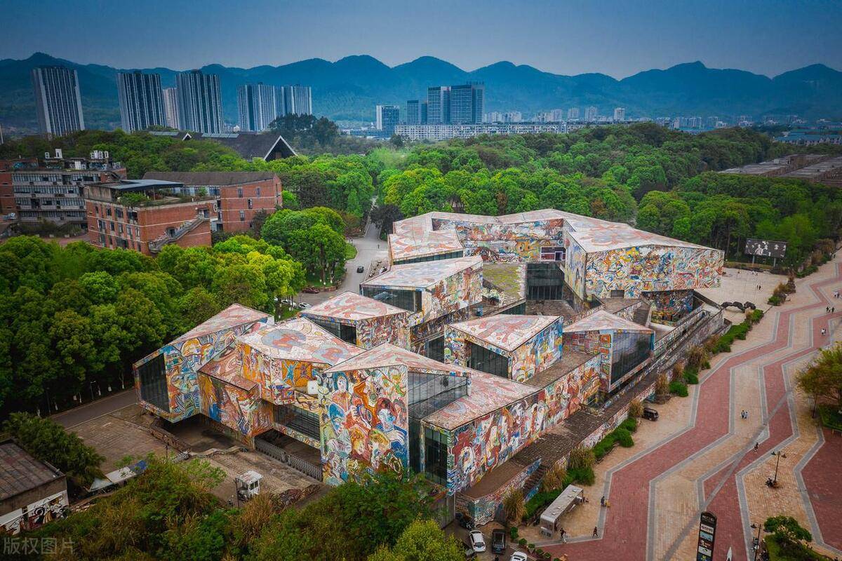 【不校考】48所艺术名校2025年承认美术统考成绩的专业名单