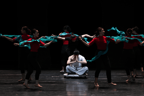 舞剧《龟兹》上半场内部联排在新疆艺术剧院举行