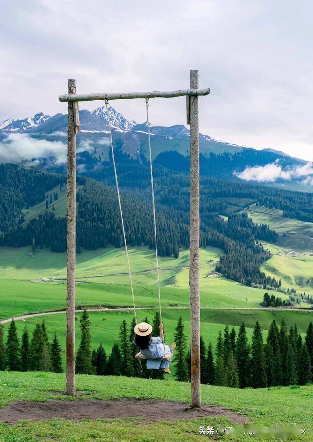 夏日伊犁：邂逅新疆最动人的油画仙境