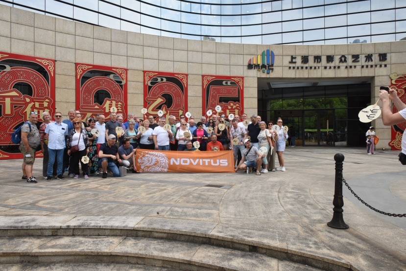 从体验团扇书法到采购非遗文创 上海群艺馆迎来首批波兰入境游游客