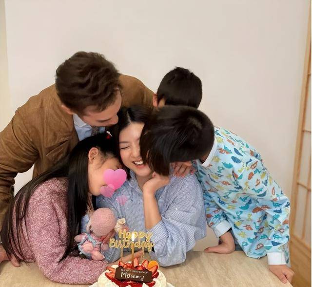 陈茵媺力挺老公陈豪，否认咖啡店经营不善，甜蜜透露母亲节惊喜