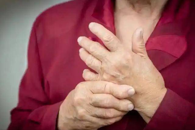 医学研究表明：患上类风湿之后，这四件事情不要做，别坑了自己