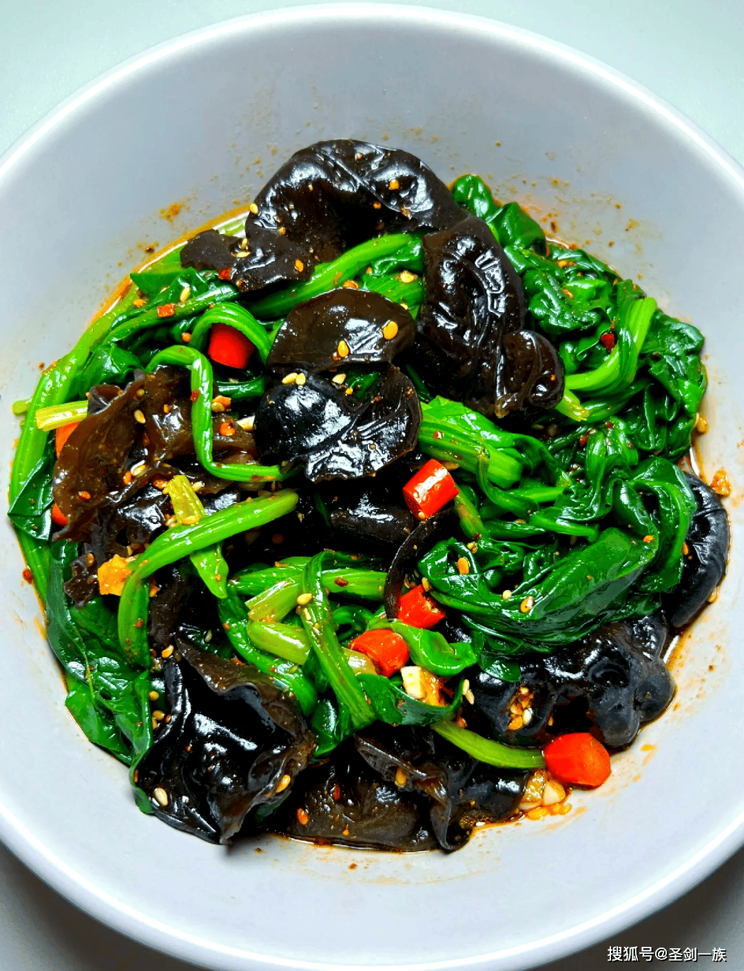 步入五月，常食这8种“养肝”菜肴，鲜美可口，排毒清肝火