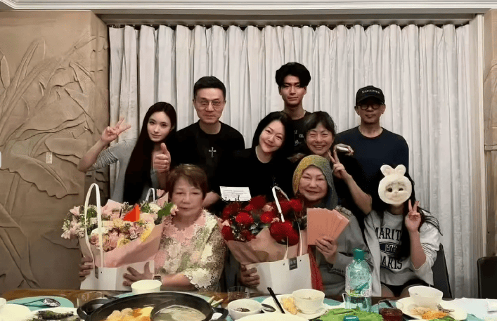 原创            看了徐家人的新合照，你就不会再质疑具俊晔和S母女了