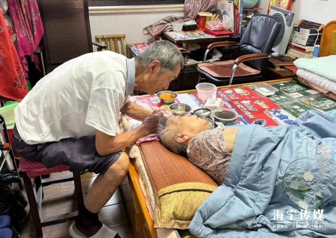 暴瘦10斤换老伴增重！84岁海宁爷爷的“硬核情书”，藏着最高级的浪漫！