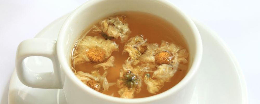 菊花泡水喝好处 菊花泡水喝的用法 菊花泡水喝注意事项