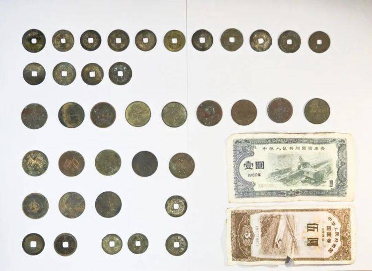 17枚古币、21枚铜钱、2张国库券纸币被盗！黄山警方出动
