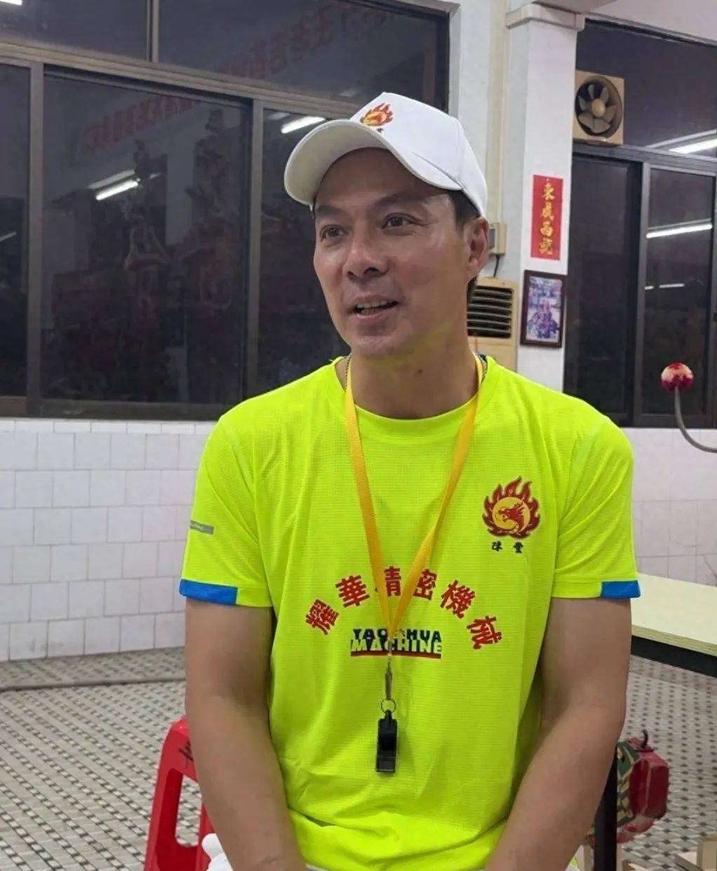 龙舟鼓手神似“吴彦祖”走红，本人回应：从小就被说很像