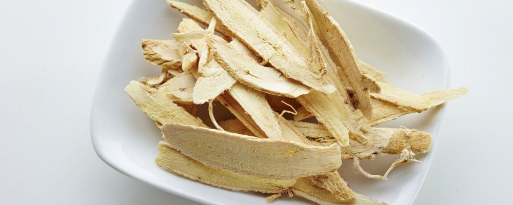 长期饮用黄芪泡水是否有益？五大好处需谨记
