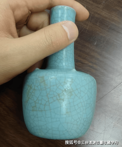 宋代瓷器的璀璨明珠---汝窑纸槌瓶，瓷器的理性之美！