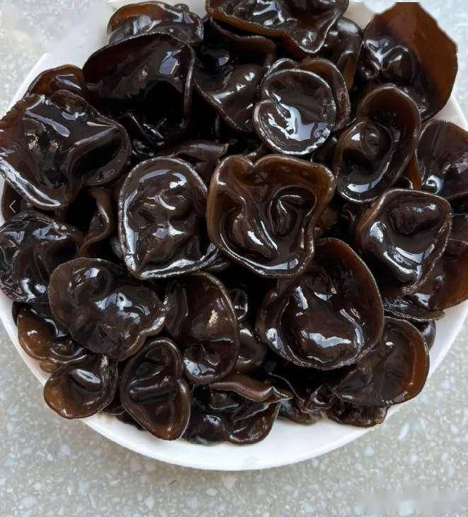 脸上无斑、满头黑发，全靠它！一周吃三次，降血压、稳血糖