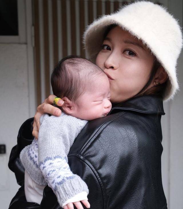 TVB实力女星产后扎肚保身材！自曝生完二胎七劳八伤，身形惹人羡