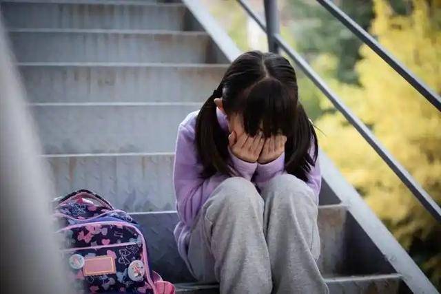 孩子问“我被打可以还手吗”，这位妈妈教科书式的回答，值得学习