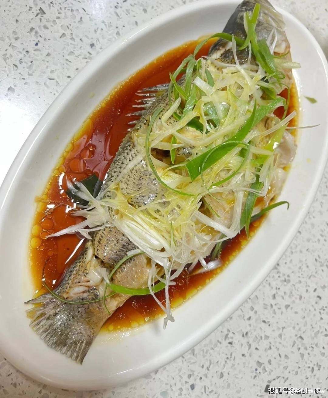 立夏后，少吃韭菜、芹菜，多吃这8种“养肝菜”，疏肝泻火睡眠好