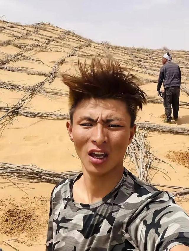 团队爆料00后异瞳“治沙少年”摆拍作秀！当事人回应质疑