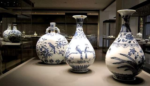 男子拿瓷器去鉴宝，叫价500万，专家：把万改成亿，要多少给多少