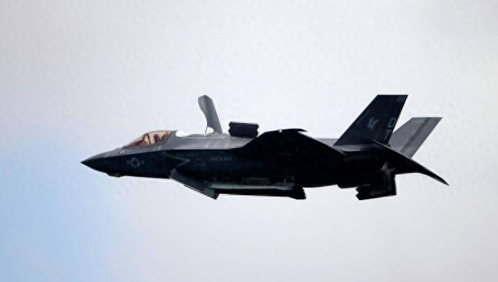 美媒爆：美国数架F-16战机和一架F-35战机曾险些被胡塞武装击中