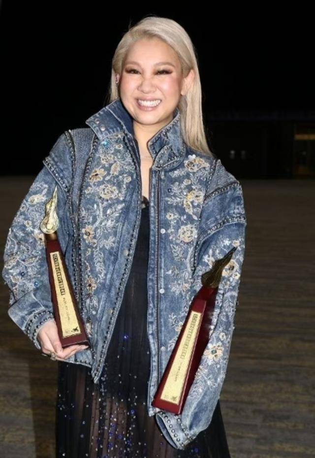 强势复出？郑欣宜被曝已签新公司当张学友师妹，随时稳坐一姐位置