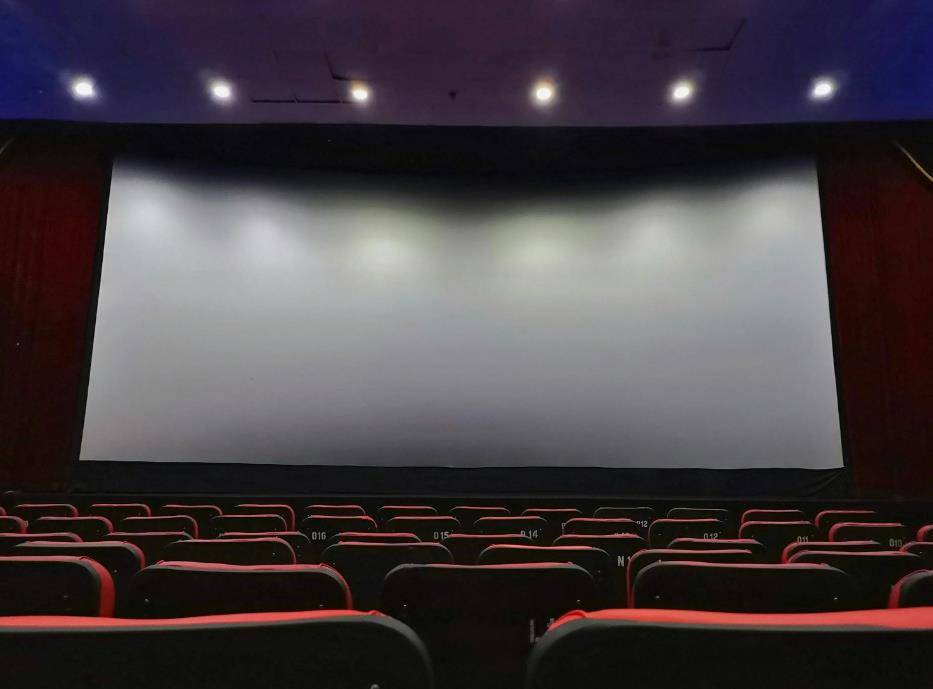 原创            五一档票房同比下滑51%，创8年新低到底怎么回事？