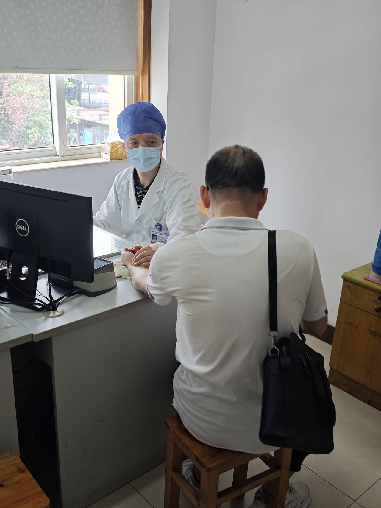 整日无精打采，55岁男子确诊“更年期”！医生：近年这类“男”题呈上升趋势