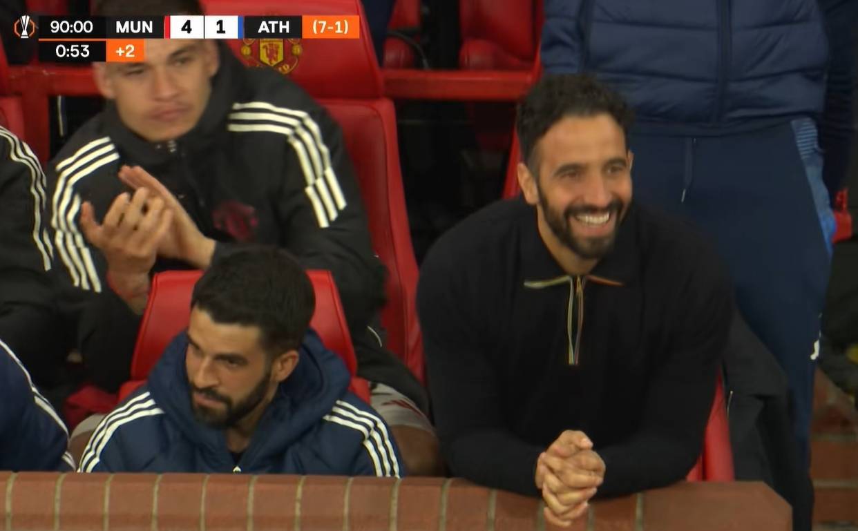 你见过阿莫林笑得如此灿烂吗？爱将芒特吊射，阿莫林笑得合不拢嘴