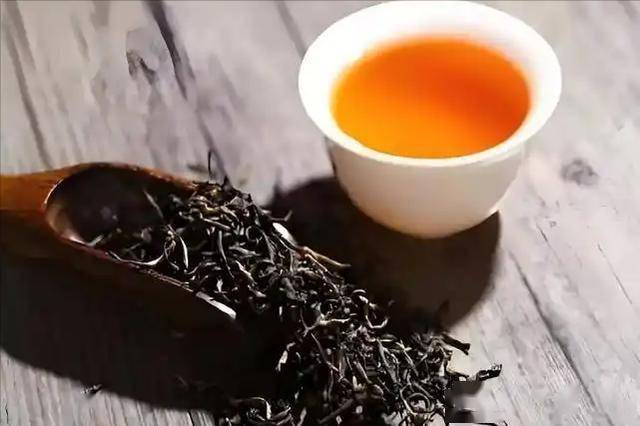 医生叮嘱：马上停止饮用这3类茶叶，伤肝比烟酒还厉害，赶紧停下