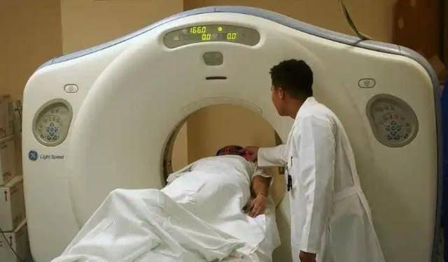 从肺结节到肺癌需要多长时间？医生提示：出现4种情况肺癌已不远