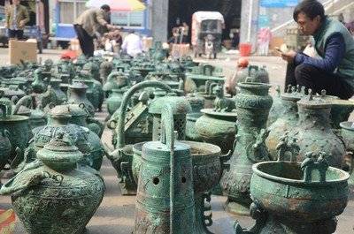 2024年全国1129家古玩城倒闭！中国古玩市场崩盘背后：假货吞噬行业信心