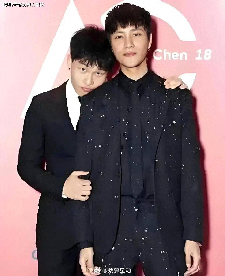 原创            陈尊佑大学毕业，毕业季最大悬念：亲爹的祝福文案比本人还抢戏！