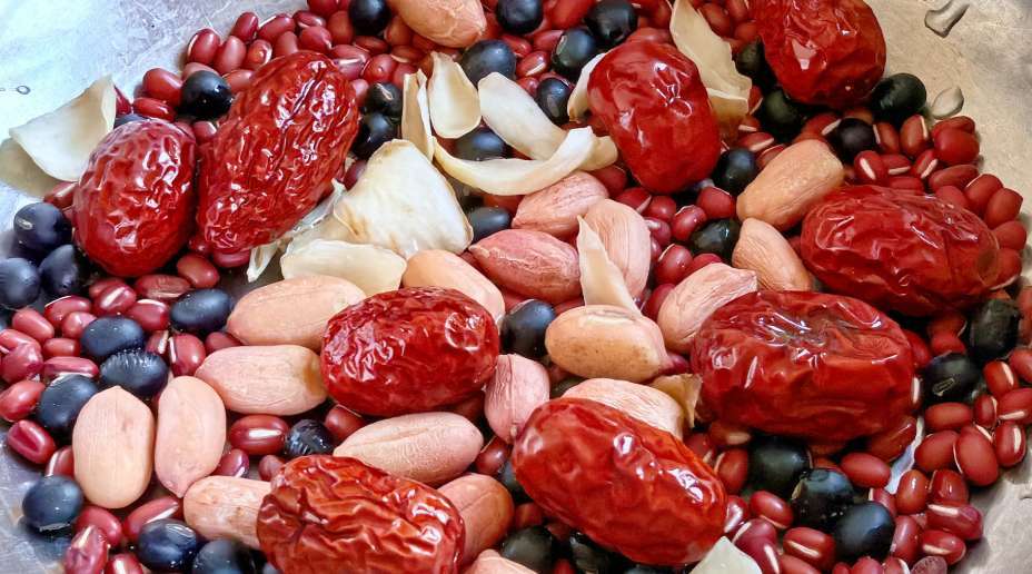 入夏后，三个豆子一起煮，祛湿气、健脾胃、助睡眠，现在喝正当时