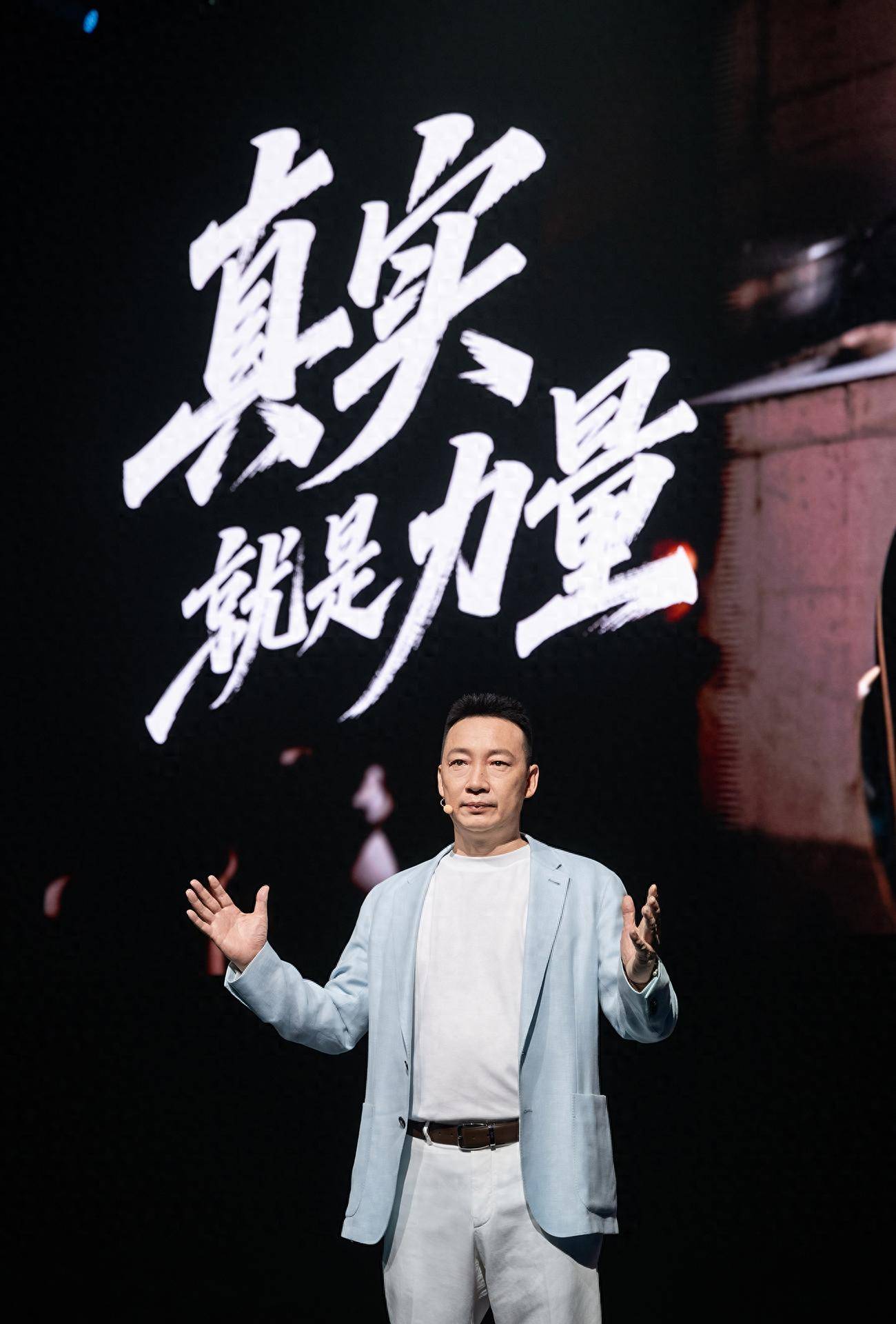 荣耀400系列正式发布 主打2亿超清人像写真/2124.15元起