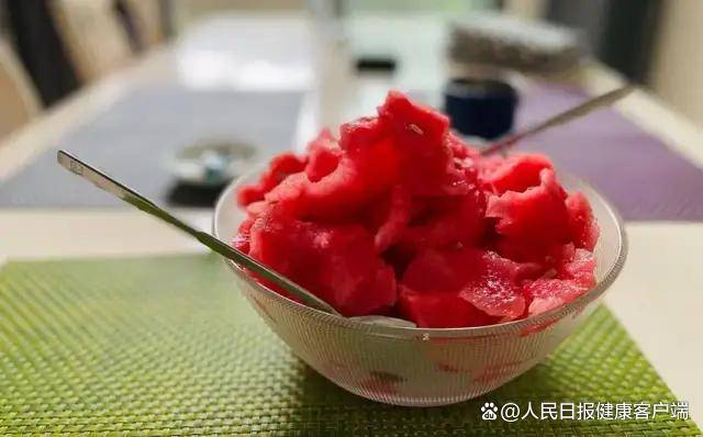 “吃瓜群众”赢了！“吃瓜”不仅营养好还抗衰老，医生推荐这几种