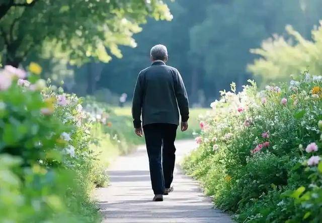 多走路可以降血压吗？医生提醒：常吃这3物，可能比走路效果好